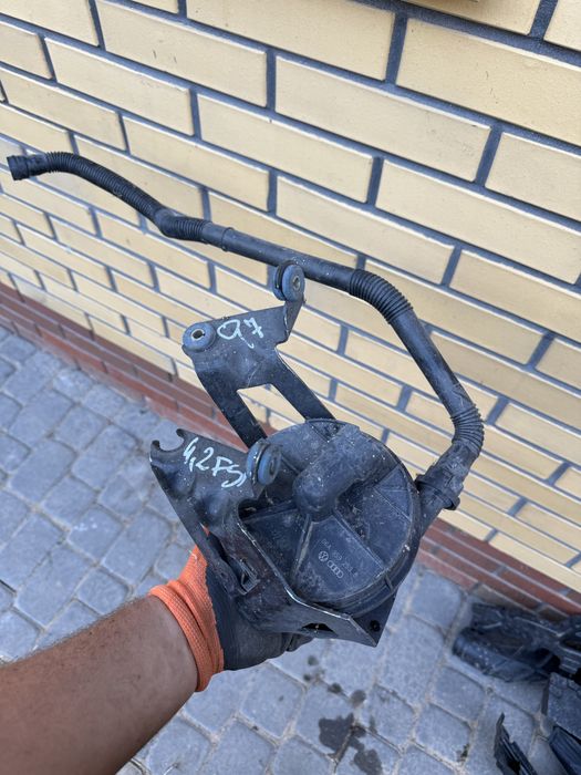 Audi A5 S5 RS5 4.2 07-12 pompa wtórnego powietrza mocowanie