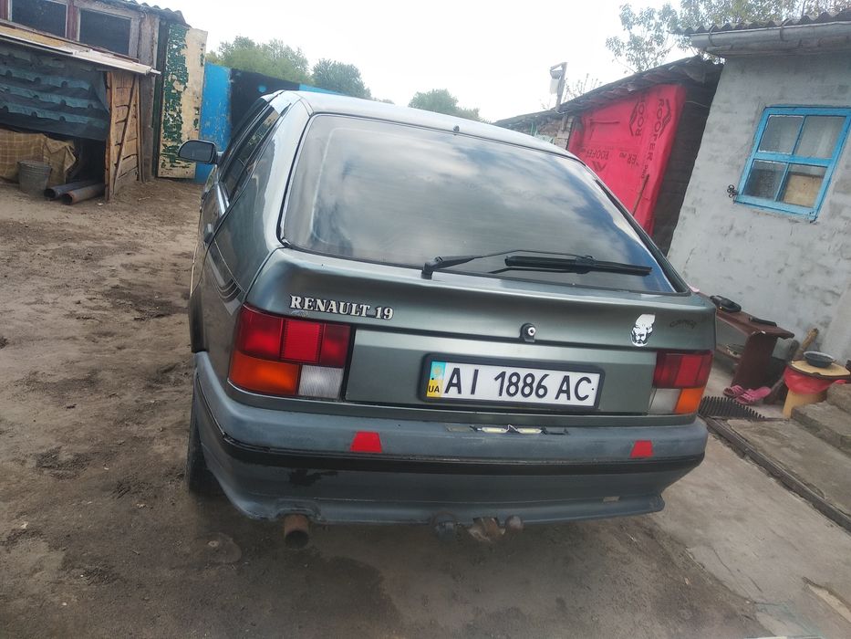 Рено 19 на ходу.