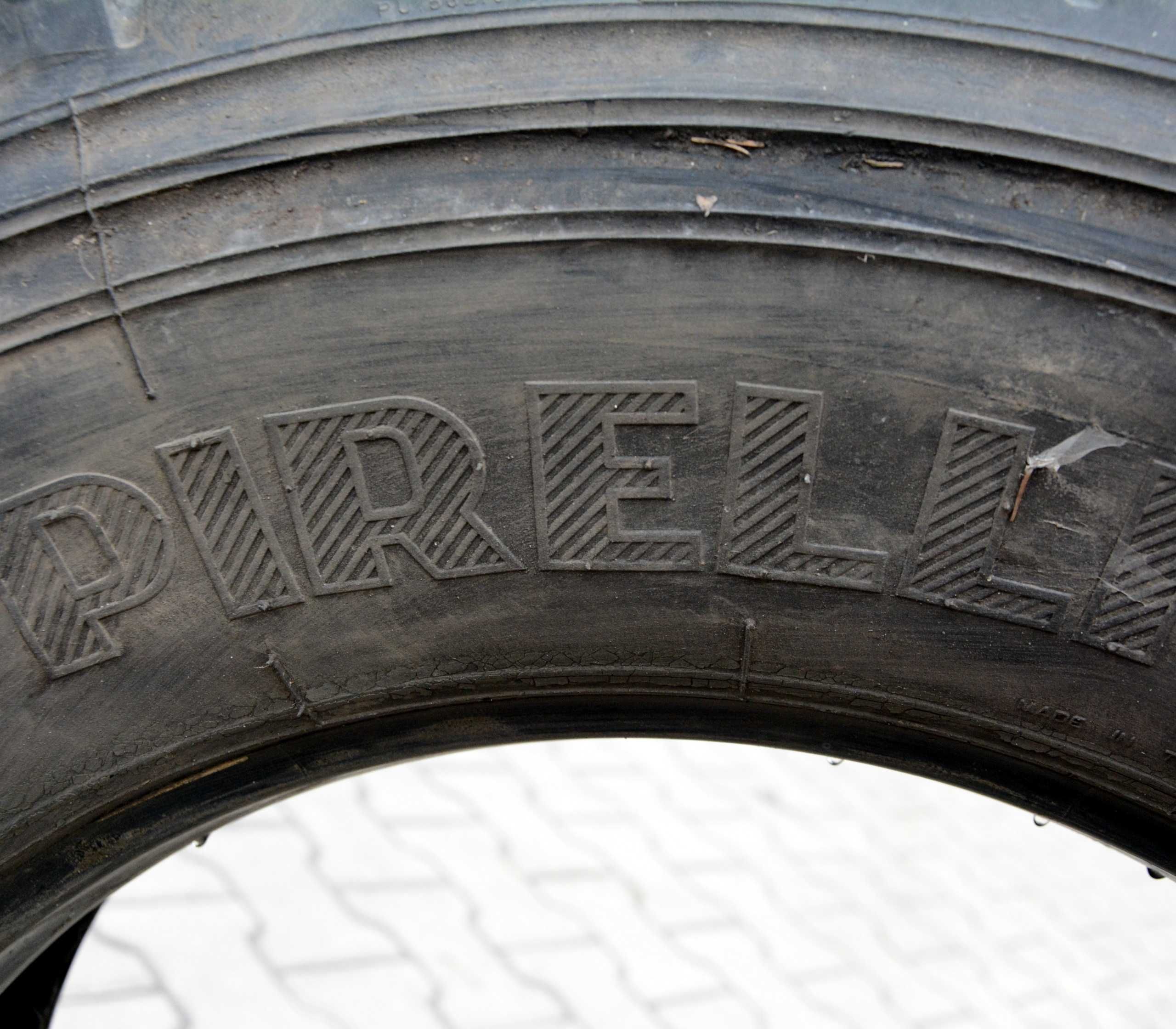 Opona Pirelli TH25 285/70 R19.5