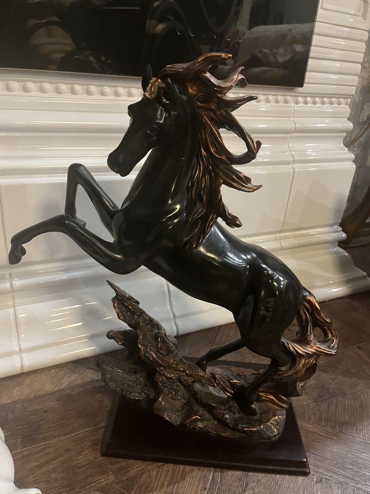 Скульптура лошадь Derocolla art collection
