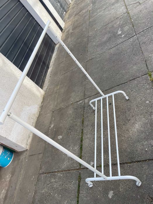 Suporte para cabides