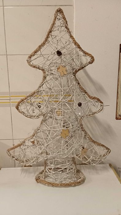 Árvore de Natal de mesa com 65 cm URGENTE PARA DESOCUPAR