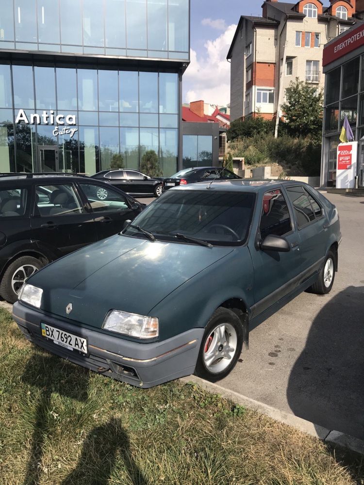 Рено 19.  Renault 19