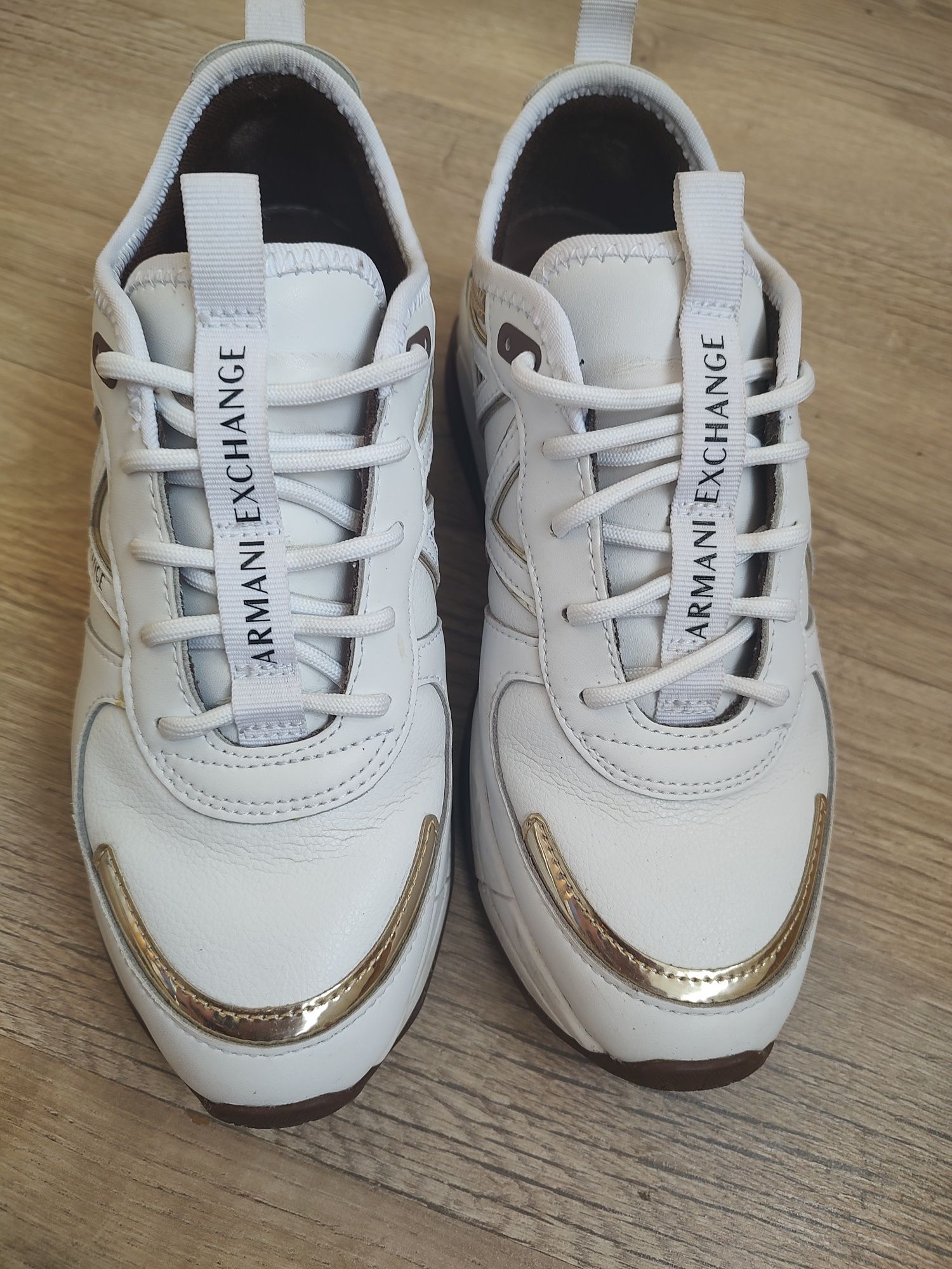 Кроссовки Armani Exchange женские, б/у