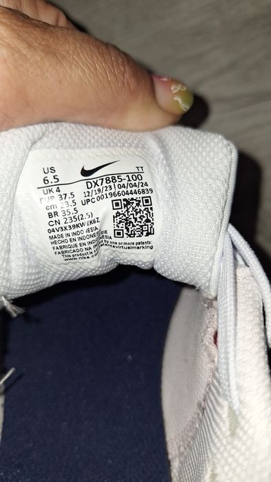 Sapatilhas Nike novas