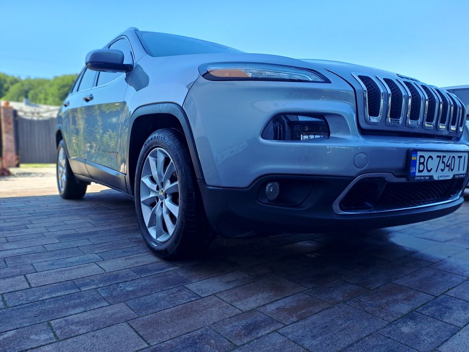 Продам джип черокі