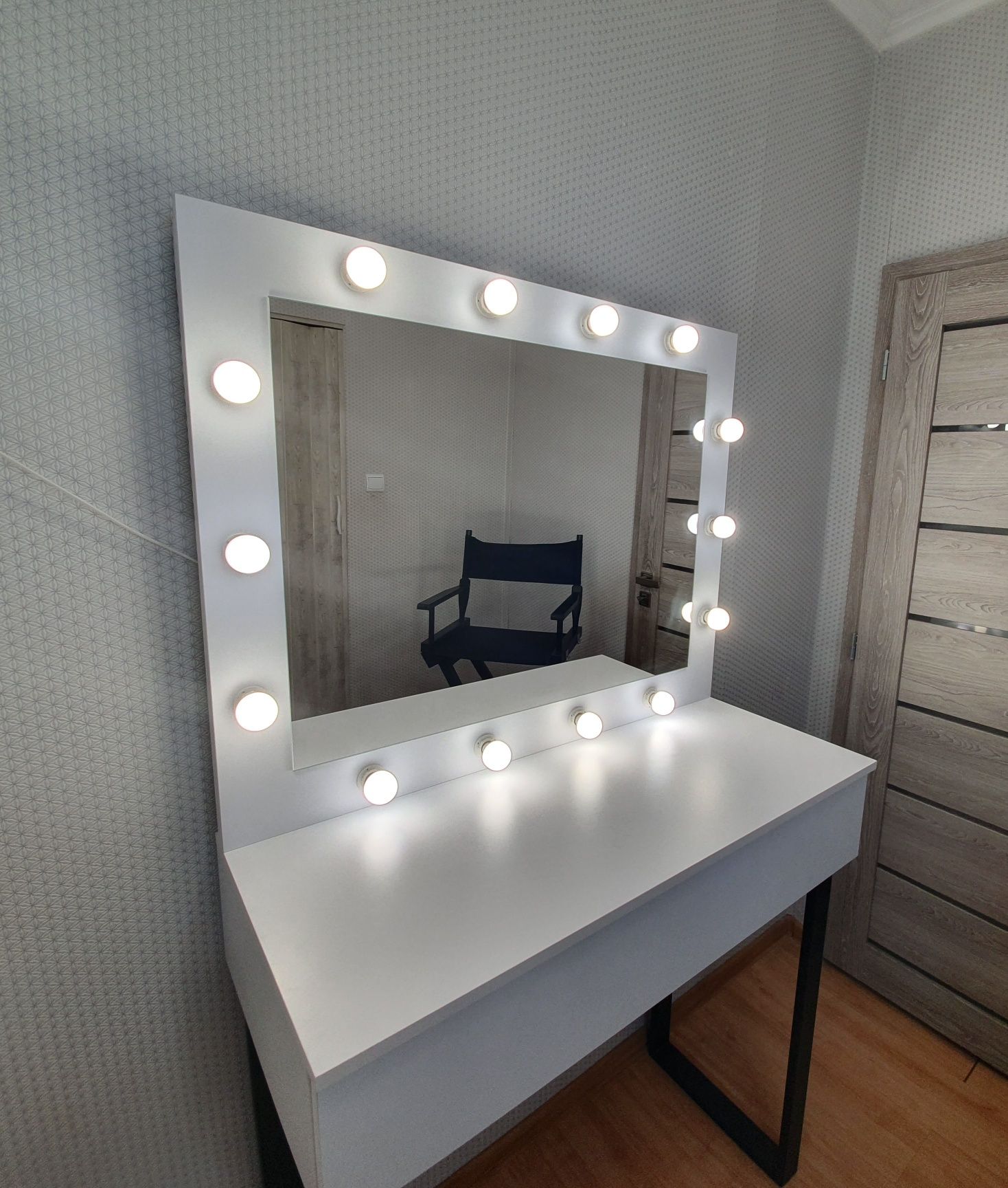 Lustro 100x80 do makijażu make up Hollywood charakteryzatorskie led