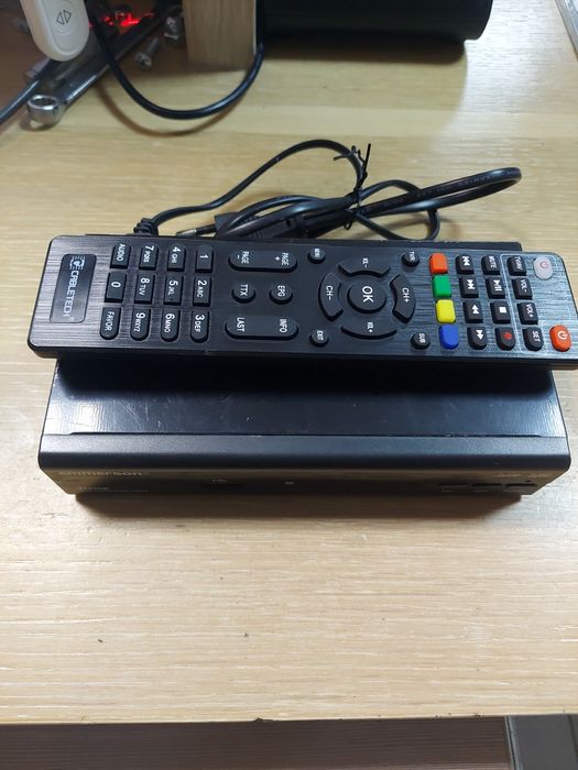 Dekoder DVB-T2 Emmerson używany nowy pilot