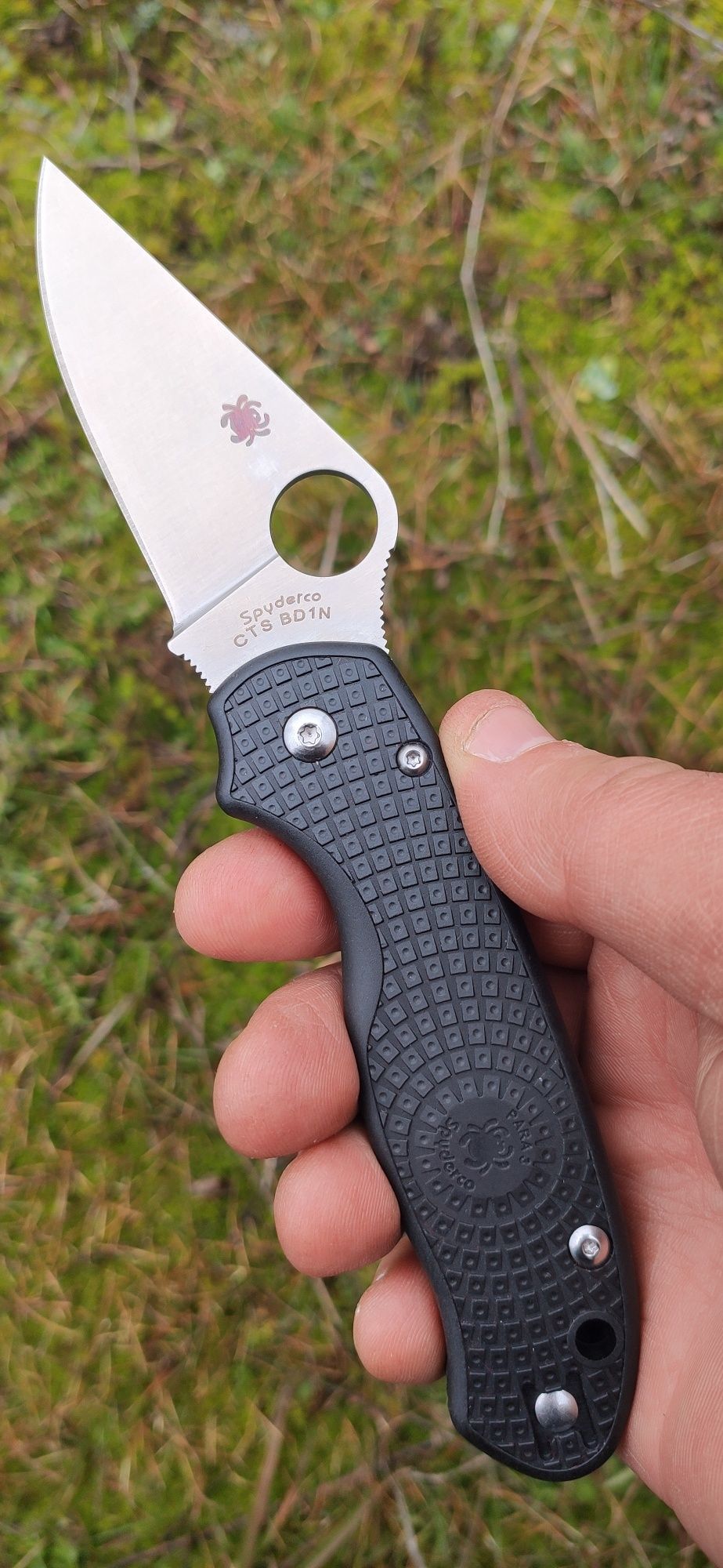 SPYDERCO PARA 3 C223 сталь D2,рифлёные накладки,подшипник,разные цвета
