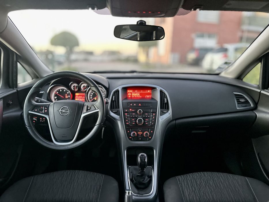 Opel Astra Sports Tourer 1.3 cdti - como novo