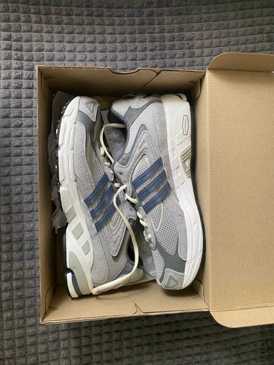 Adidas Response CL 43