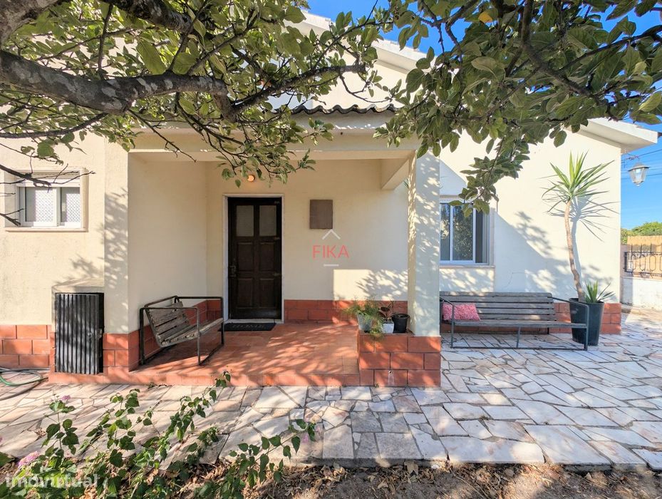 Moradia Térrea Isolada T2 com Terreno de 525m²