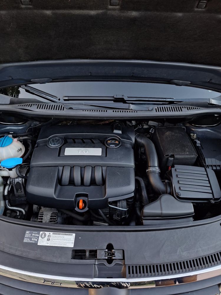 Vw Touran 1,6 MPI bixenon asystent parkowania
