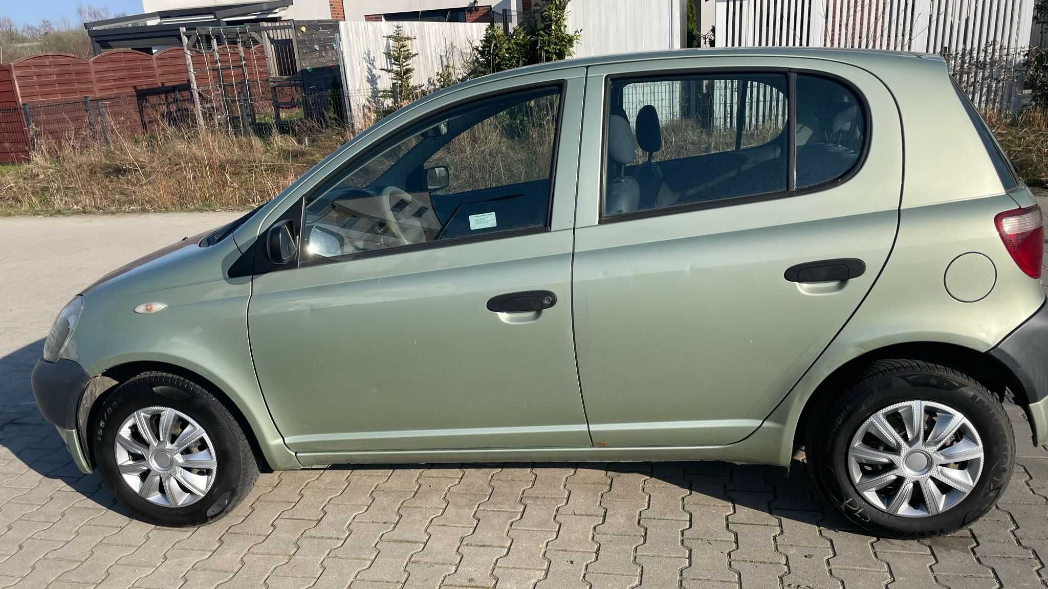 Toyota Yaris sprzedam.