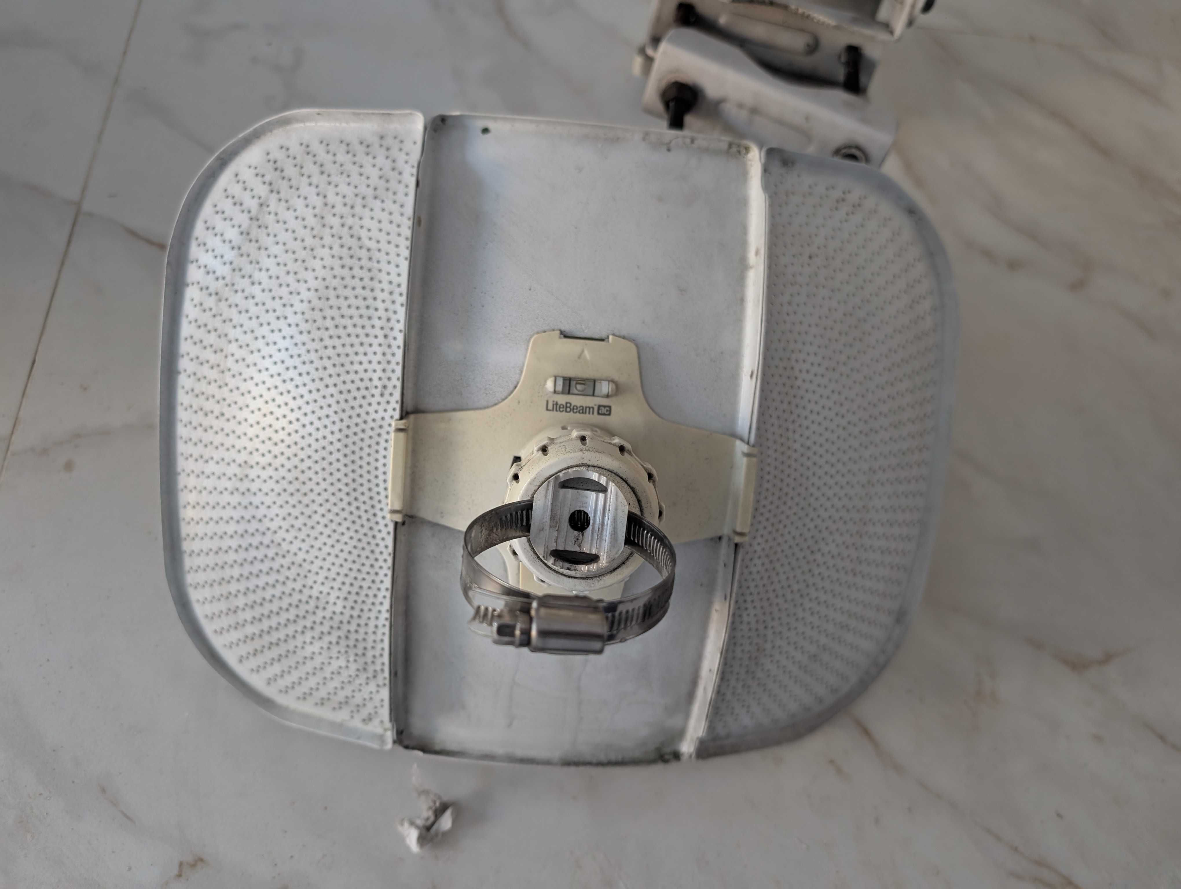 Ubiquiti LiteBeam AC (LBE-5AC-23)