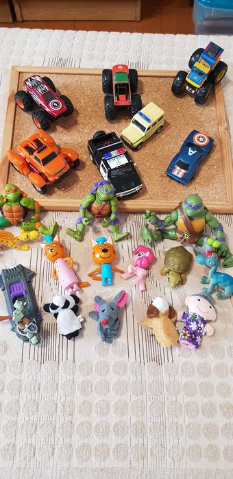 Набір дттячих іграшок. Машинки та інше