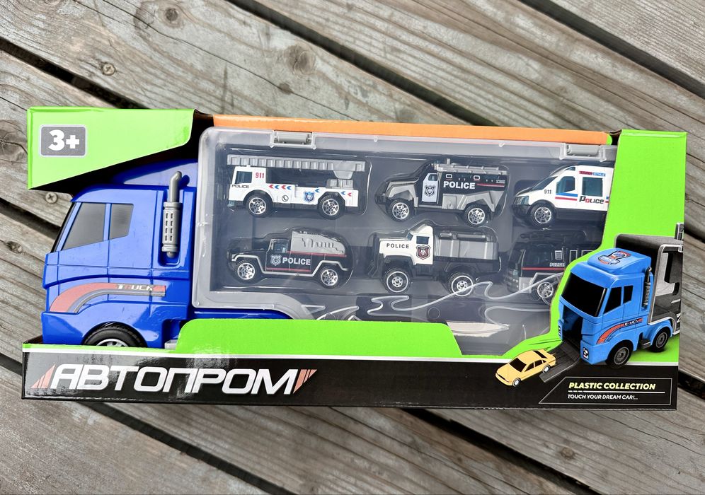 Фура, автовоз , трейлер зі спуском з машинками