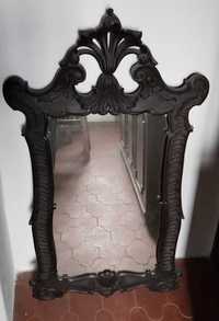 Espelho vintage de madeira escura