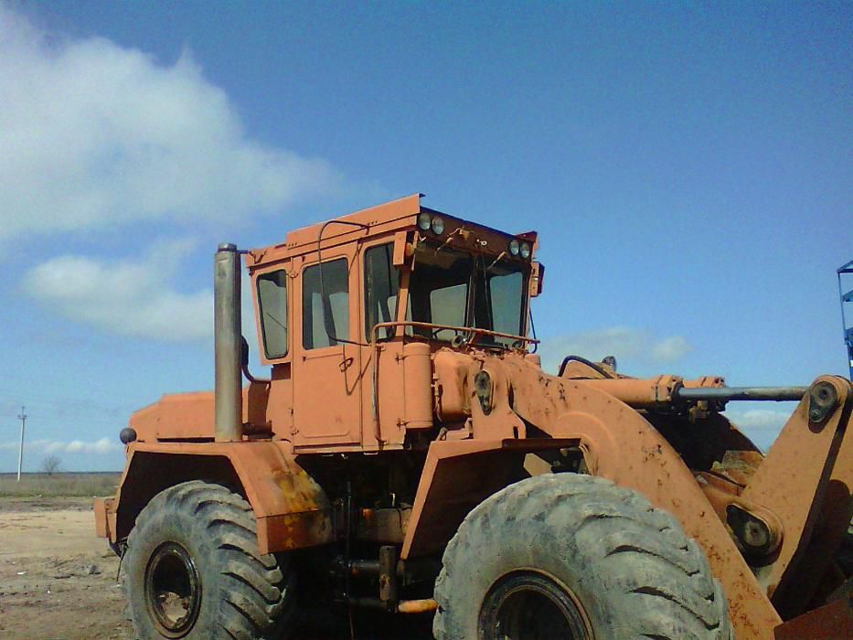 Продам погрузчик  К702 М