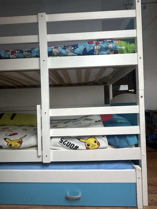Łóżko pietrowe trzyosobowe z szufladą