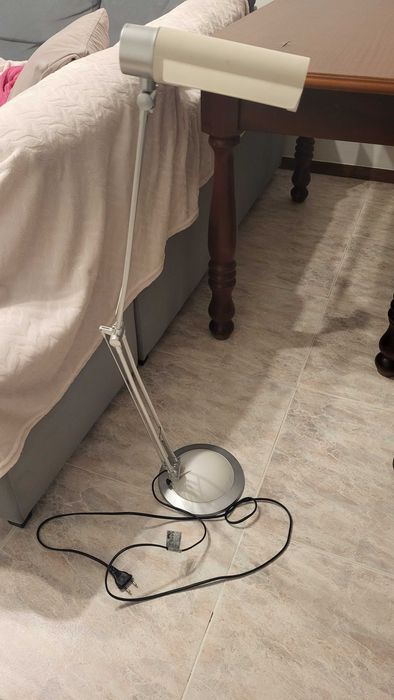 Candeeiro em bom estado