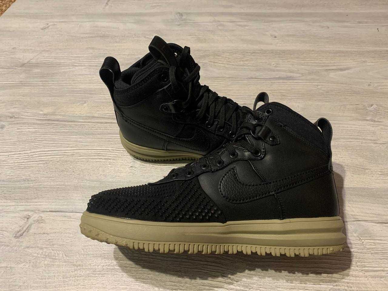 Оригінальні кросівки Nike Lunar Force 1 р44,5