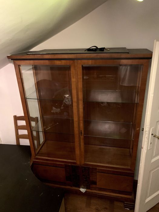 Szafa - Witryna drewniana z szybami