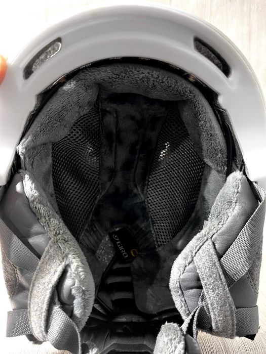 Powystawowy Kask Narciarski Giro Avera Mips r. S (52-55.5cm)