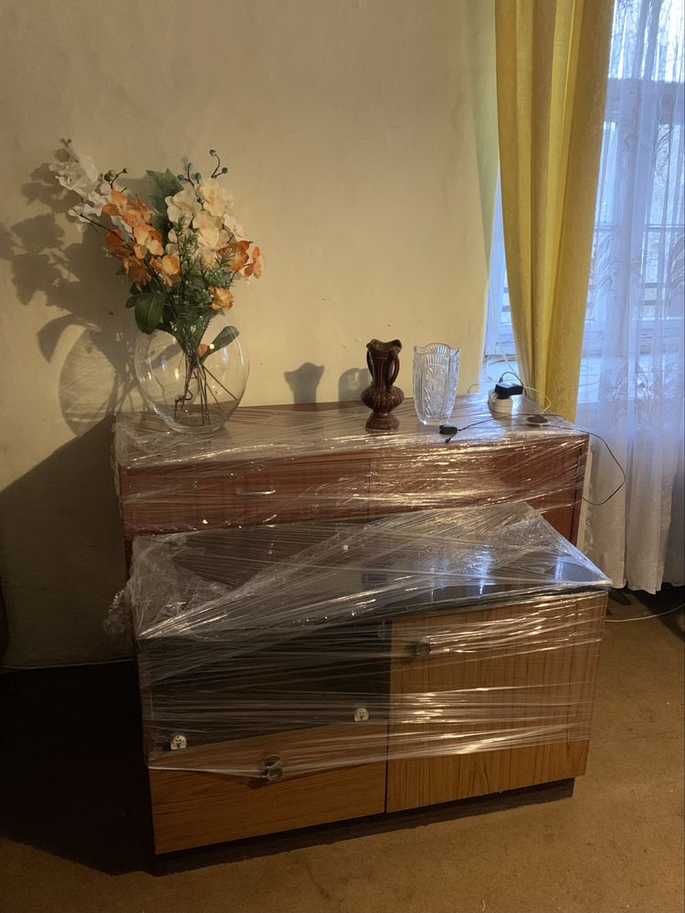 Stół rozkładany, krzesła, fotele, narożnik, kanapa, szafa, komoda
