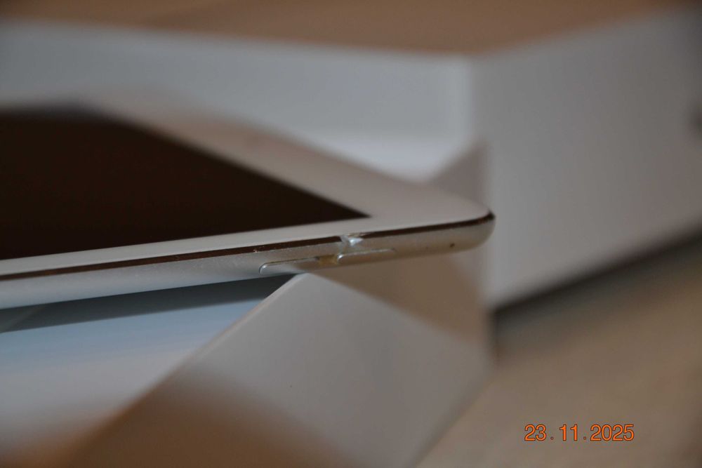 Apple Ipad Air 2 16GB 9.7" Cellular LTE+WiFi MGH72FD/A Tablet