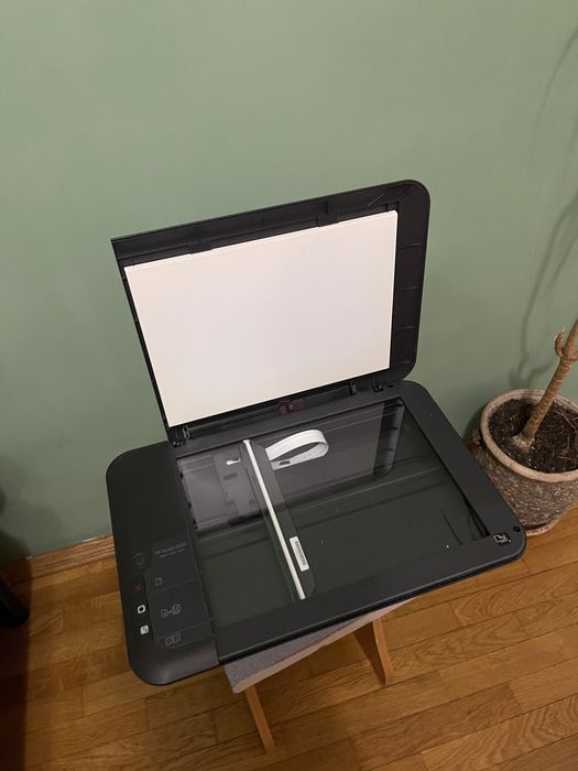 Принтер HP DeskJet 2050