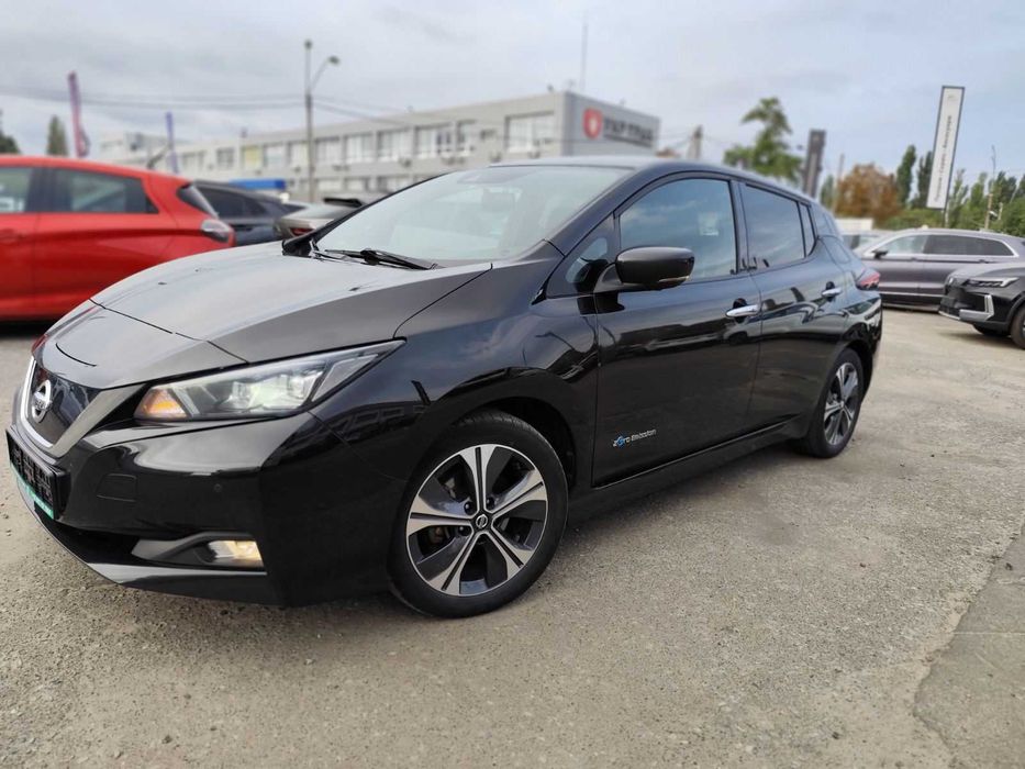 NISSAN LEAF II N-Connecta 40 квт на 270 км