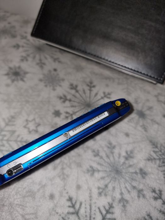 PSP 3000  256 gier, Japońska wersja Vibrant Blue