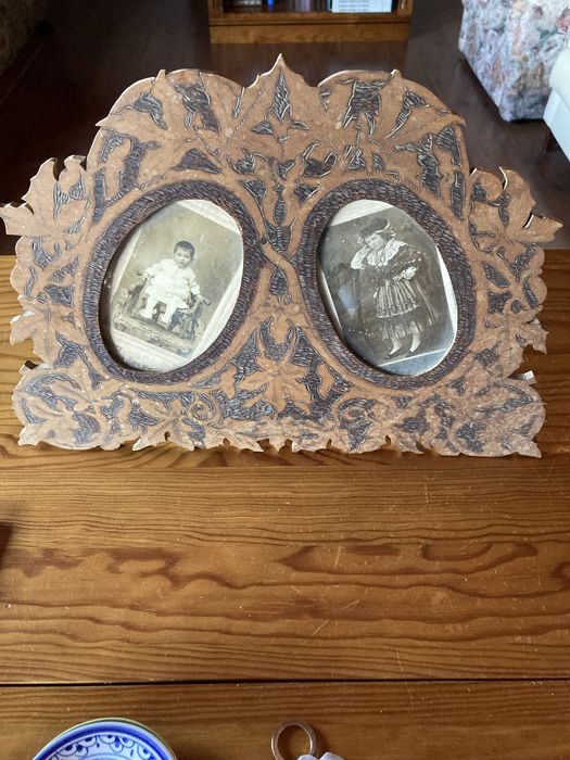 Porta retratos em madeira