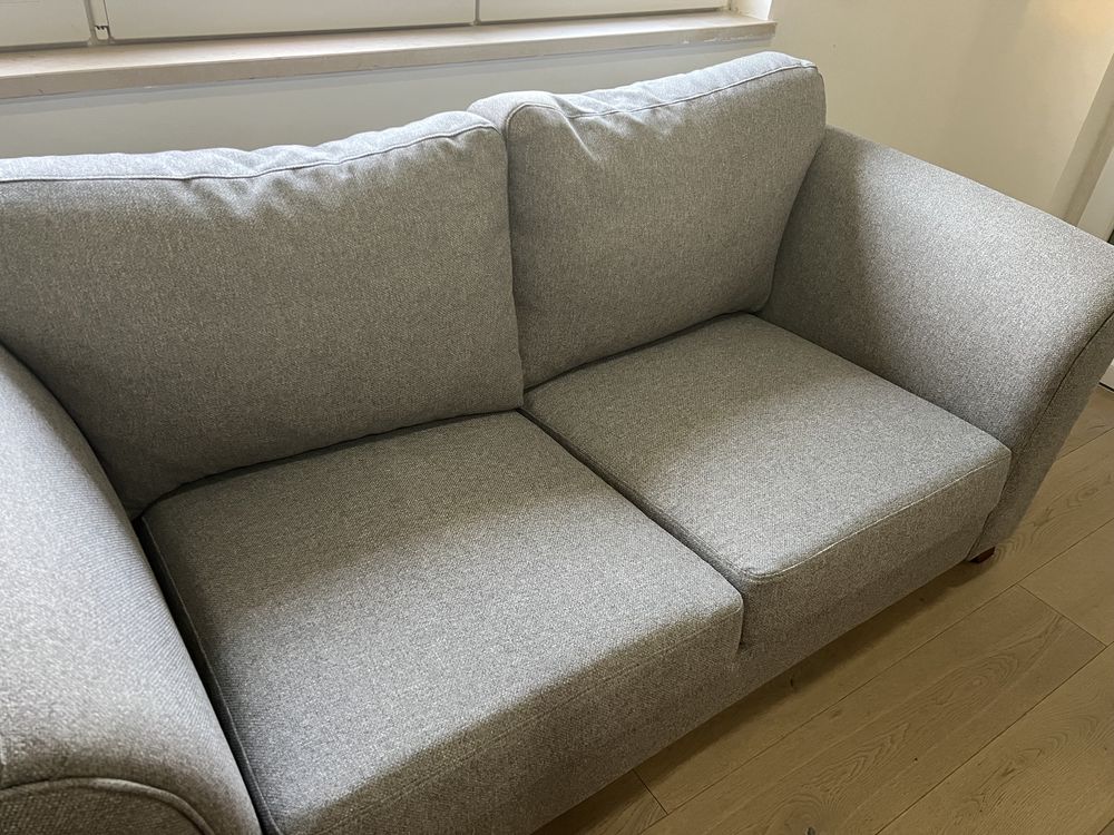 2 sofas de 2 lugares