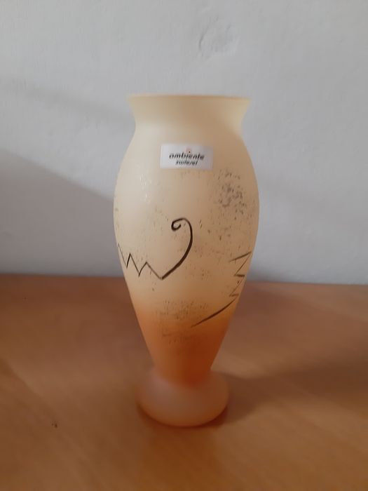 Jarra em vidro amarela