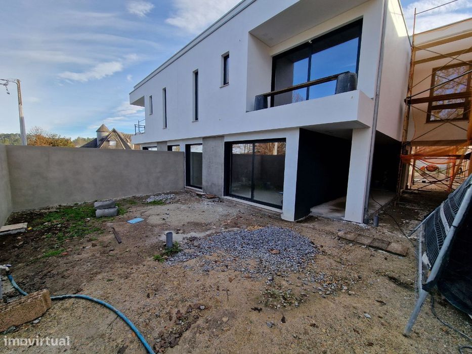 FANTÁSTICO oportunidade de negócio - MORADIA V3+1