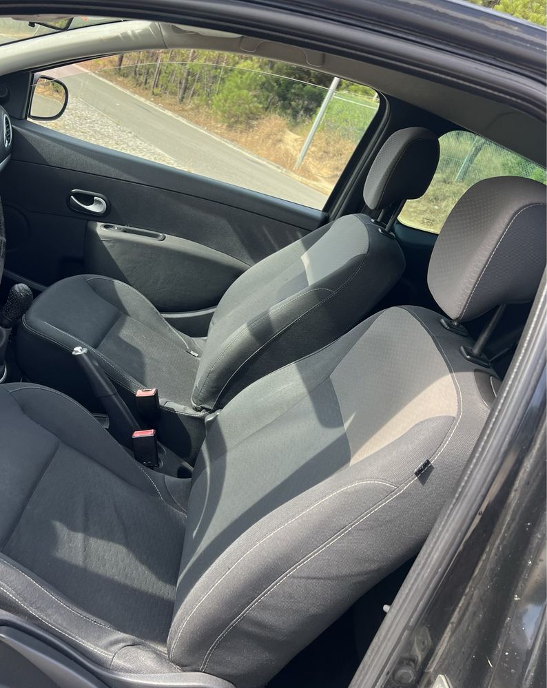 Renault Clio 1.2 - Financiamento