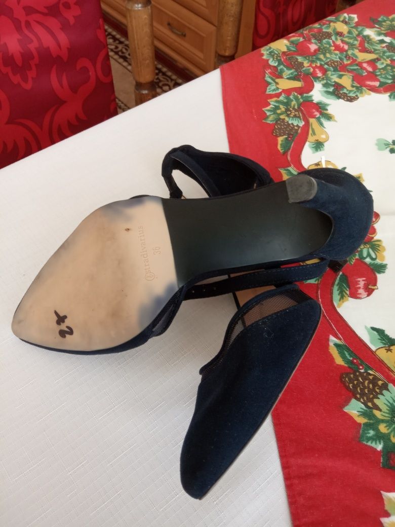 Buty Szpilki 36 zapinane Stradivarius