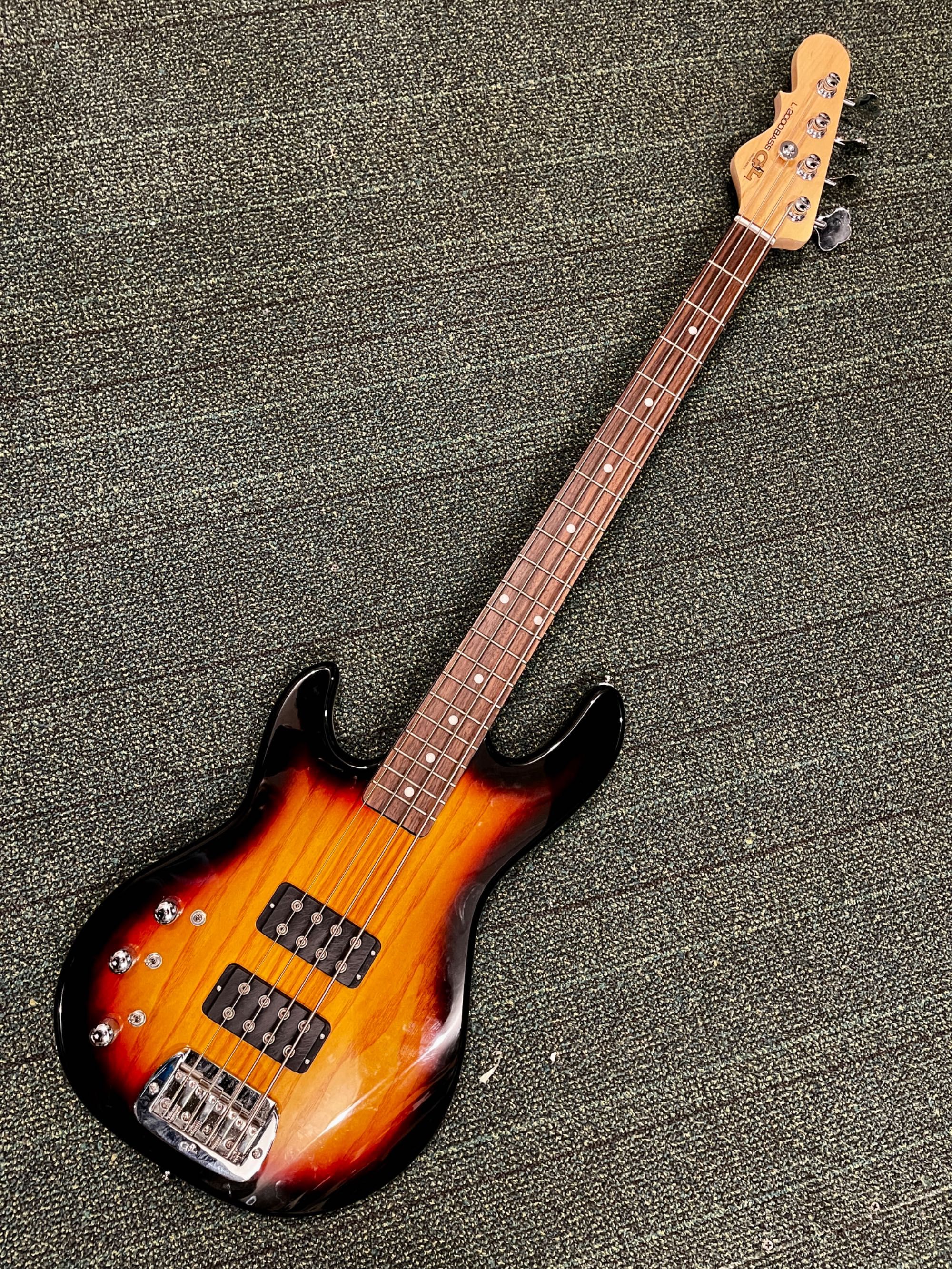 Leworęczna gitara basowa G&L Tribute L-2000