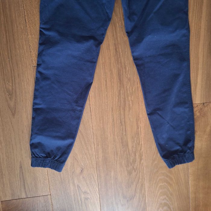 Spodnie męskie granatowe casual - materiałowe Vistula roz. 31/32