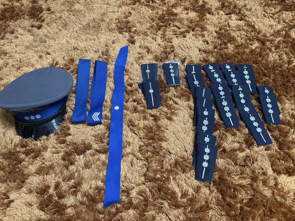 Elementy umundurowania sluzbowego policjanta