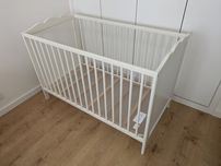Berço IKEA Hensvik + colchão ortopédico + acessórios