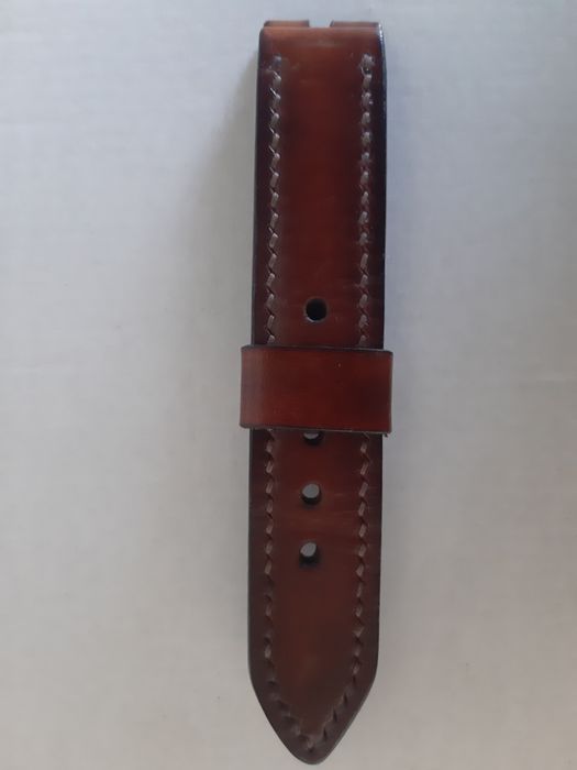 Ремешок для часов кожаный, ручной работы.