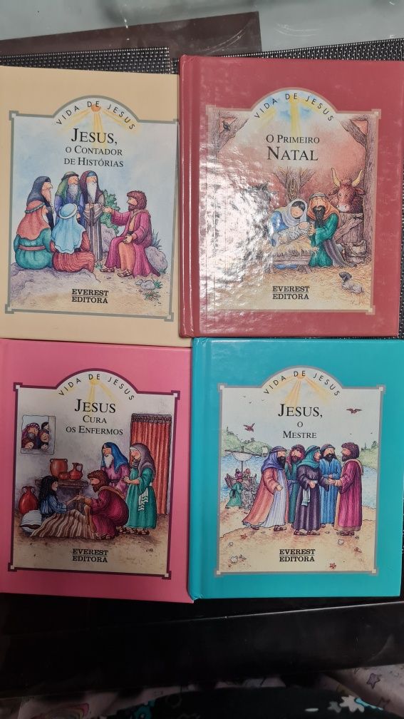 Livro sobre a vida de Jesus