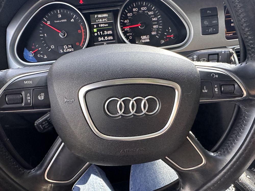 Продам авто Audi Q7 2015