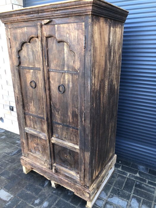 Piękna  stara drewniana szafa bieliźniarka komoda