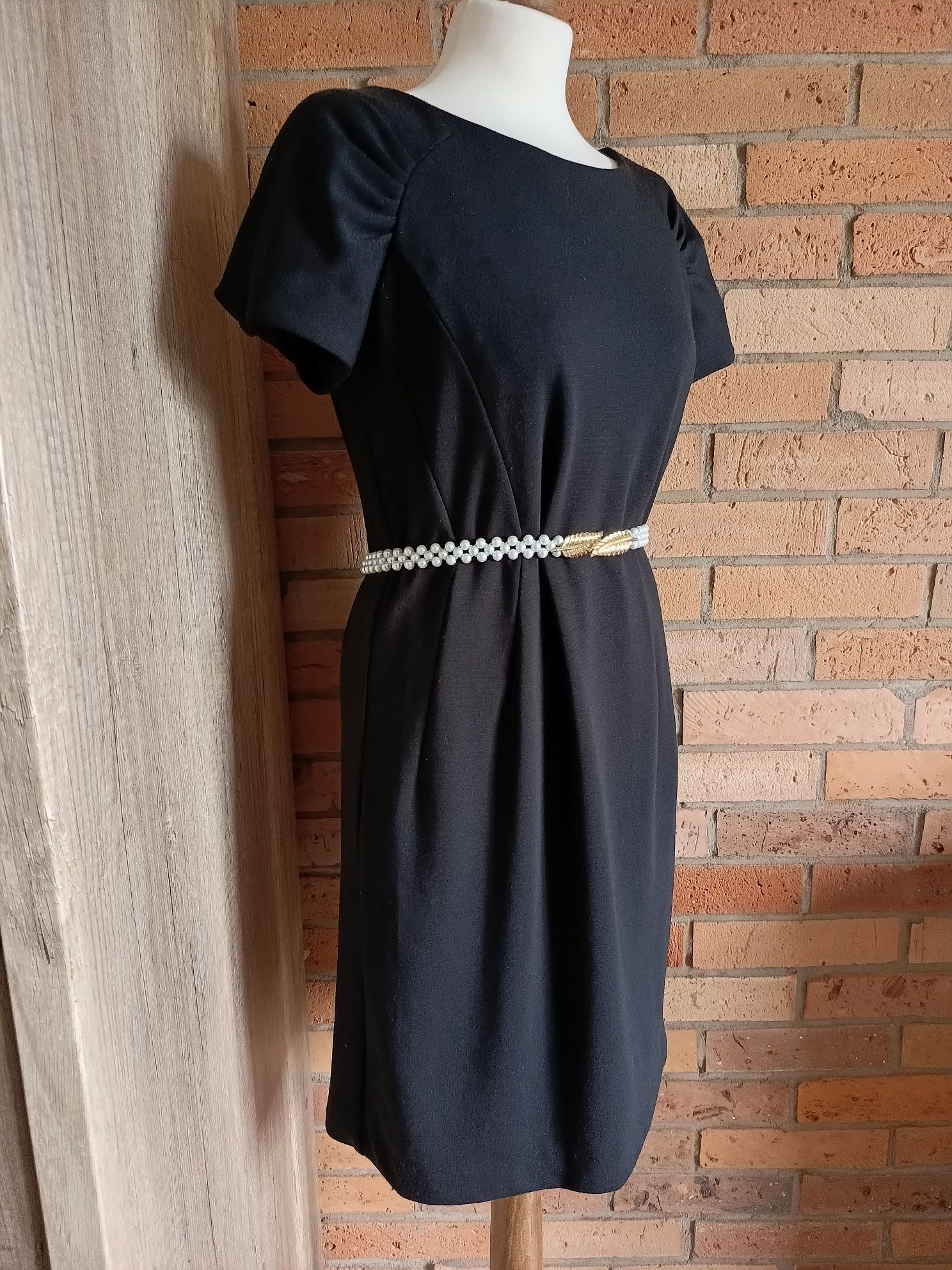Sukienka czarna Montego L elegancka prosta