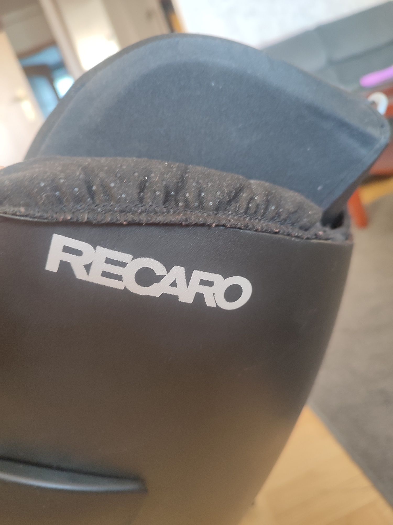 Sprzedam Fotelik samochodowy Recaro Optiafix Racing Red 9-18 kg