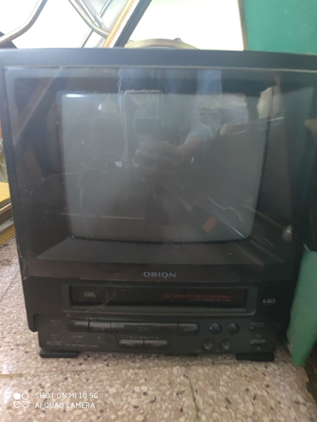 Televisão com leitor de vhs